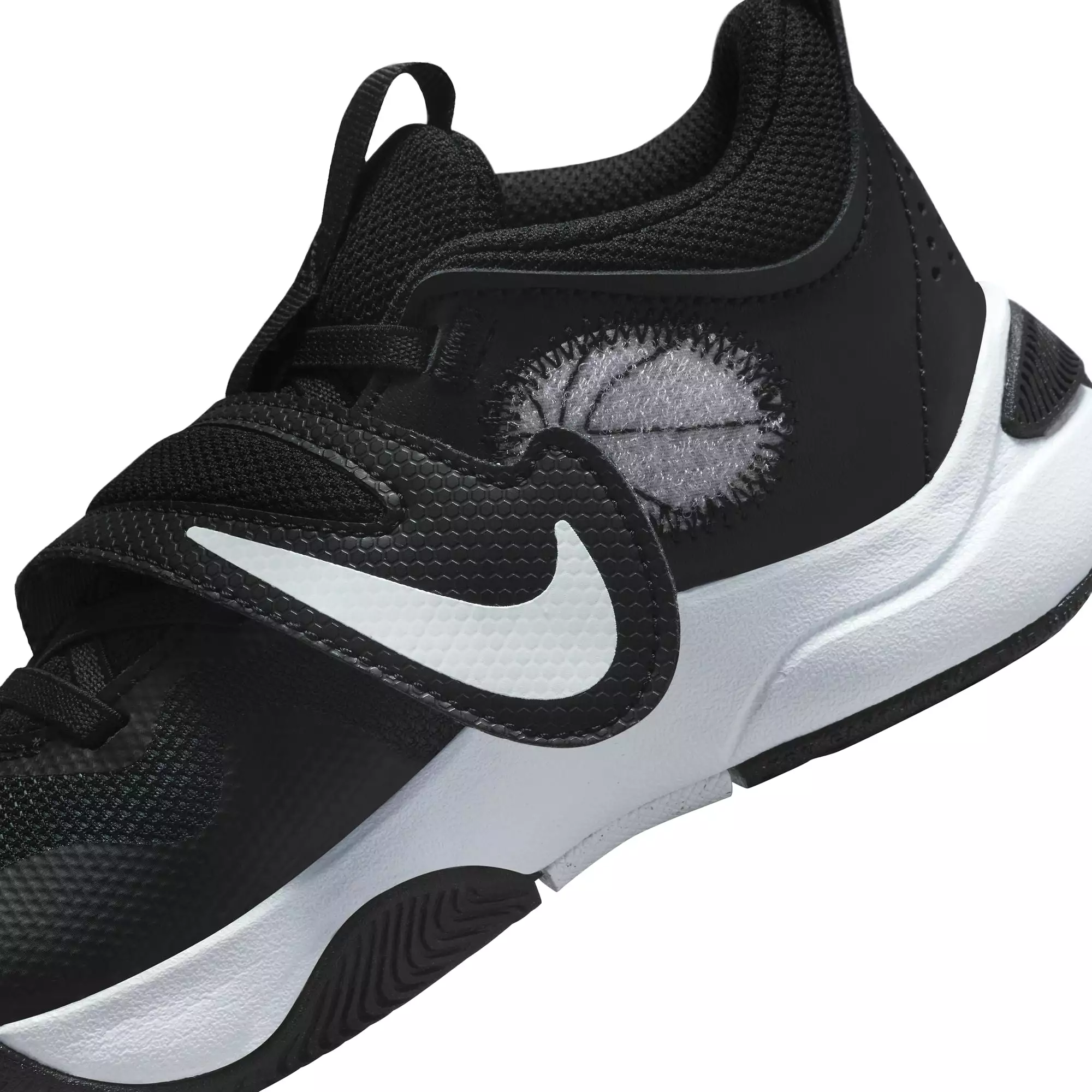 Nike Black/White Team Hustle D 11 Youth Sneaker